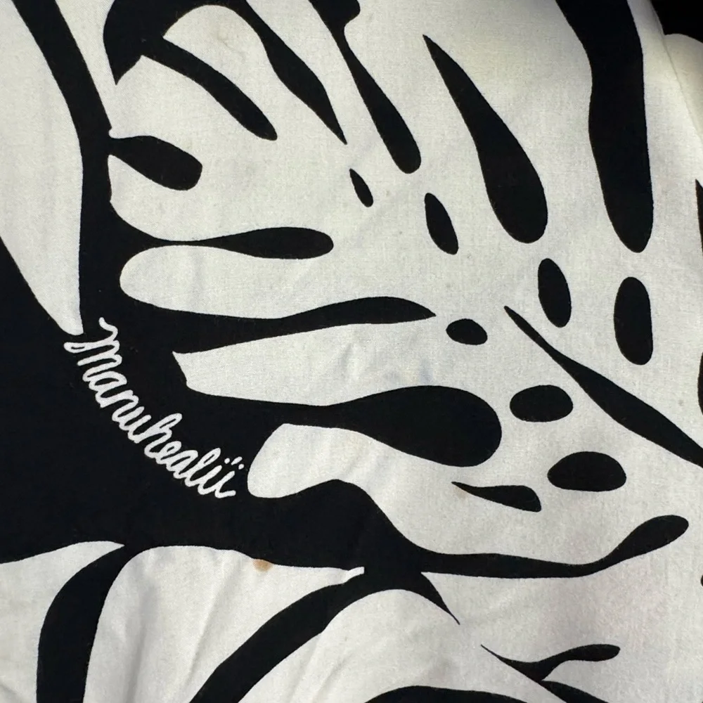 Manuhealii XL monstera pullover *does have flaws - Picture 3 of 4